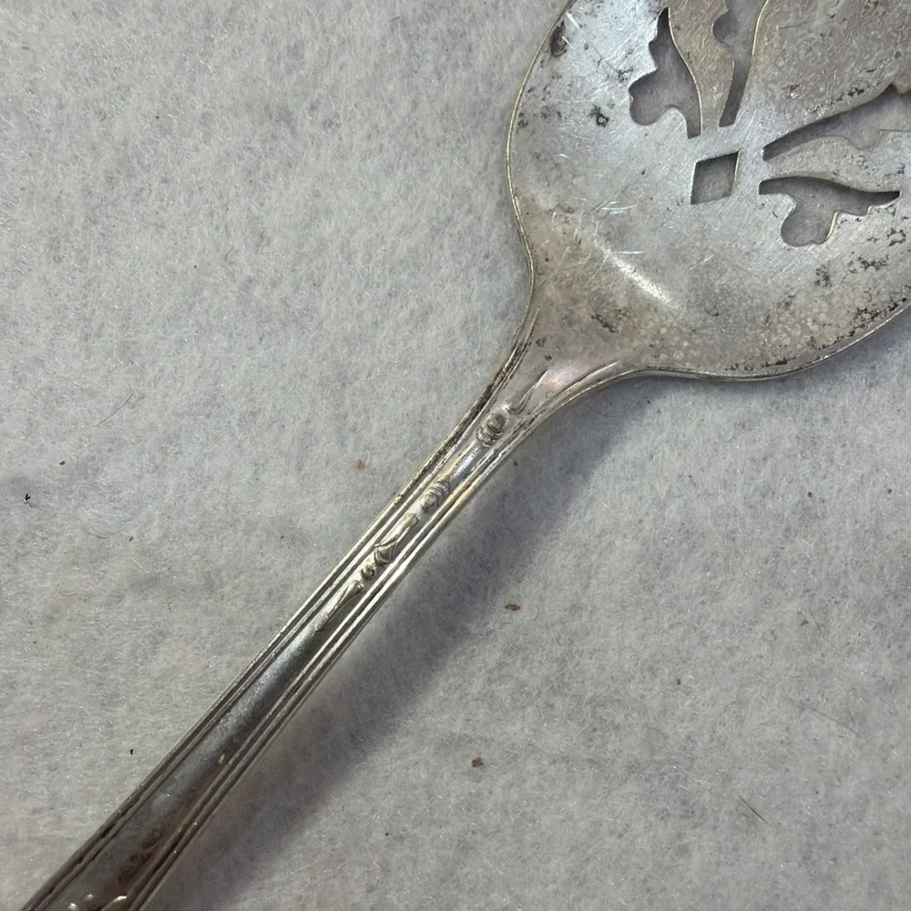 Wm A Rogers A1 Plus‎ Pierced Pie Cake Server Oneida 1936 Meadowbrook Silverplate